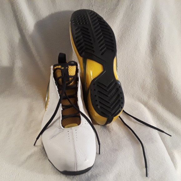 RARE VINTAGE NIKE AIR ZOOM ULTRAFLIGHT SNEAKERS